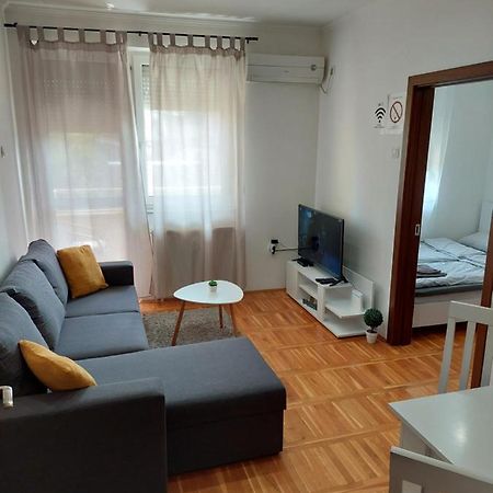 Smiley 2 - Subotica Centar Apartment Exterior photo