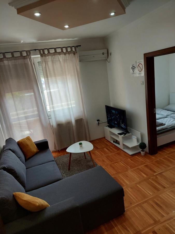 Smiley 2 - Subotica Centar Apartment Exterior photo