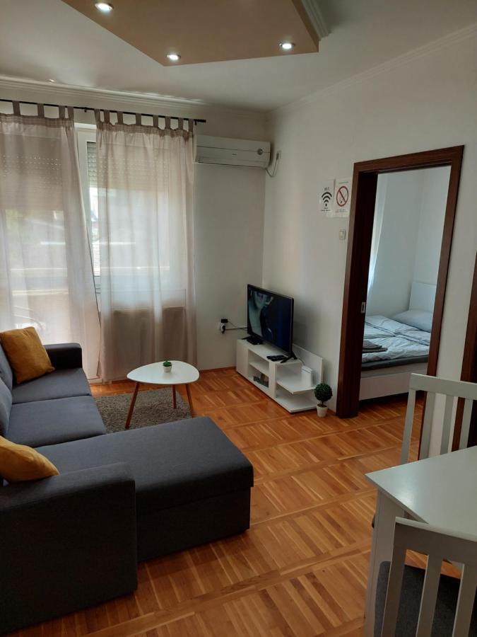 Smiley 2 - Subotica Centar Apartment Exterior photo