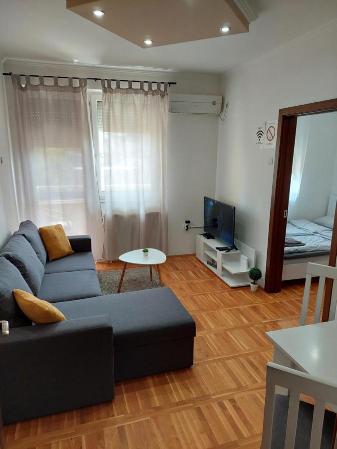 Smiley 2 - Subotica Centar Apartment Exterior photo
